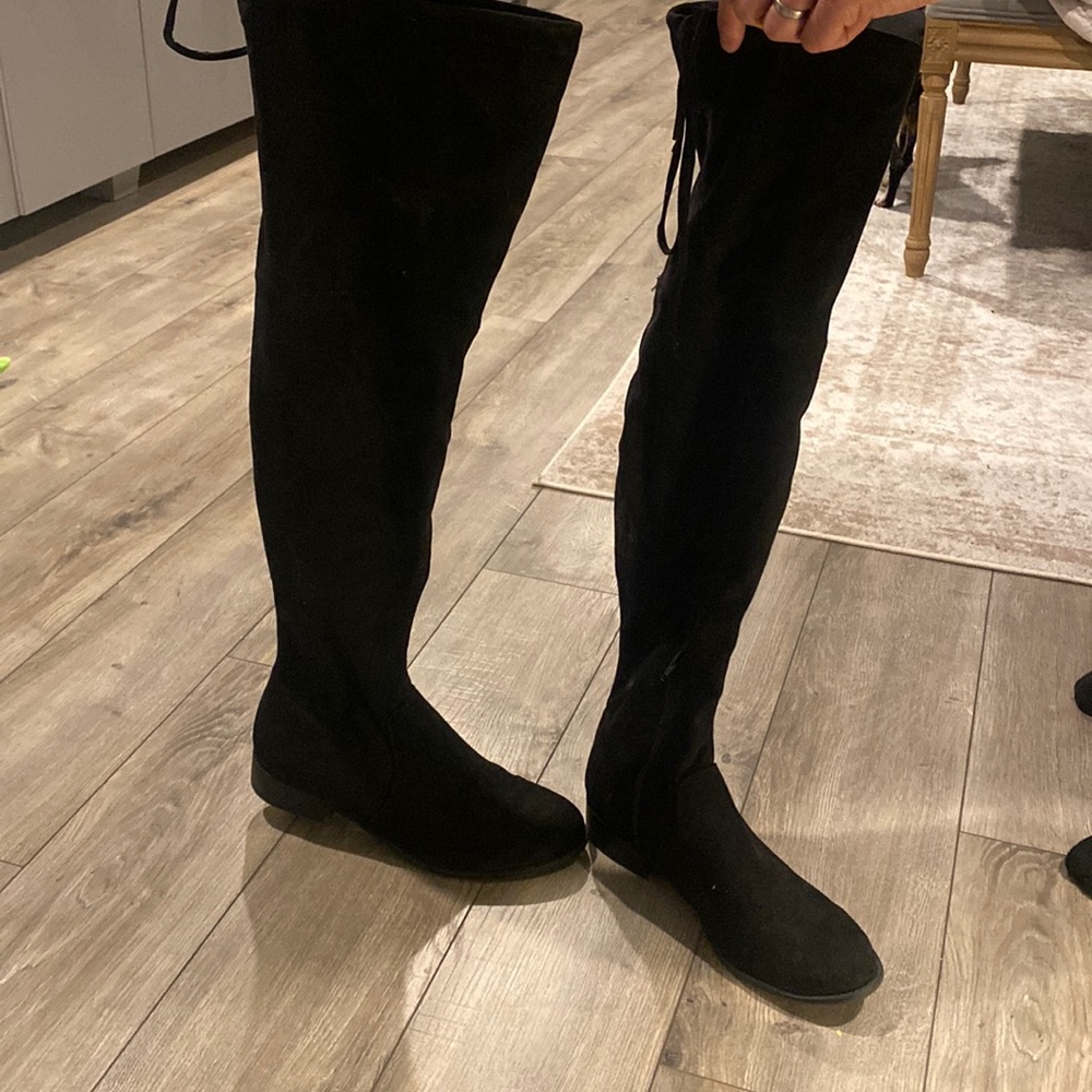 Knee High Suede Boots Size 9 worn once